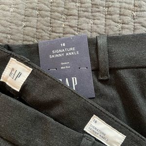 Gap signature skinny dress pants